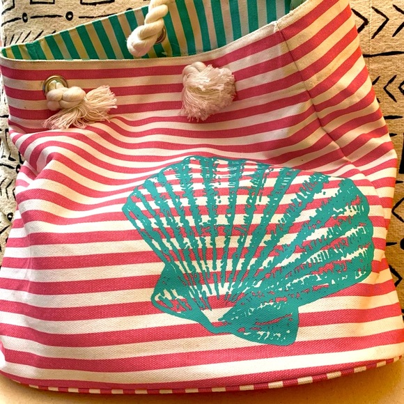 New Canvas & Pool Bag PRICE DROPPED - Picture 2 of 6